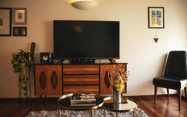 1312 Premier private apartment four guests downtown