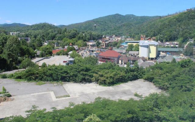 Gatlinburg Chateau Condo 503