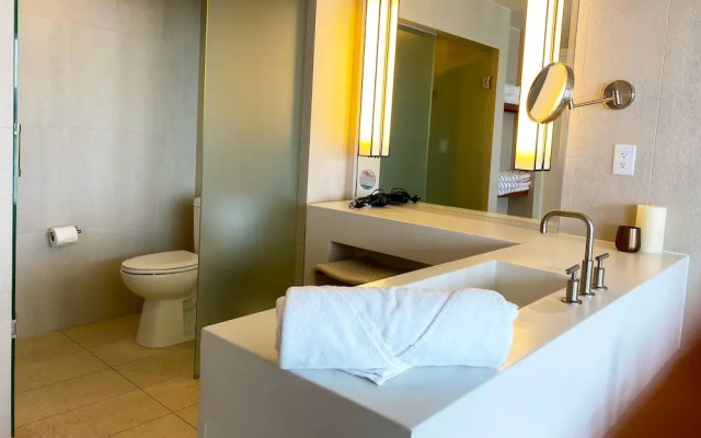 OneLuxStay at W Residences