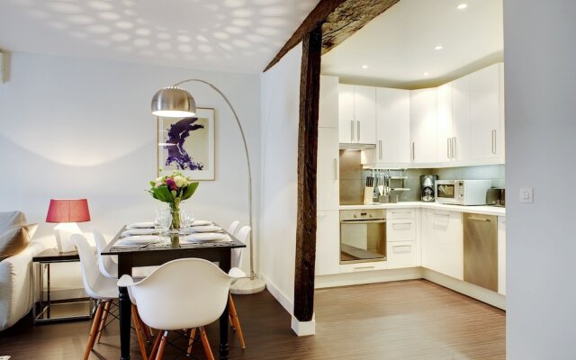 EUROPEA Eiffel Tower View Residence
