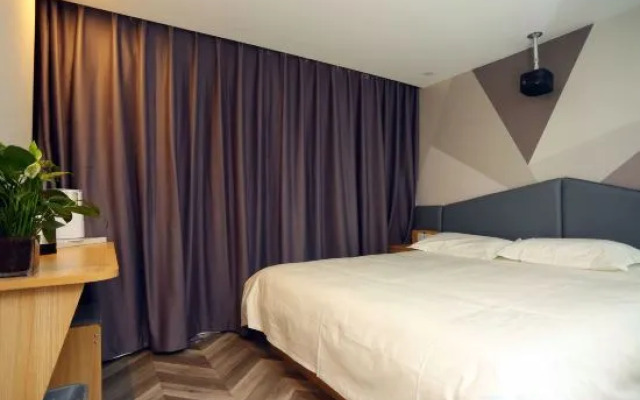 Hi Inn Hotel (Beijing Huilongguan Longze Subway Station)