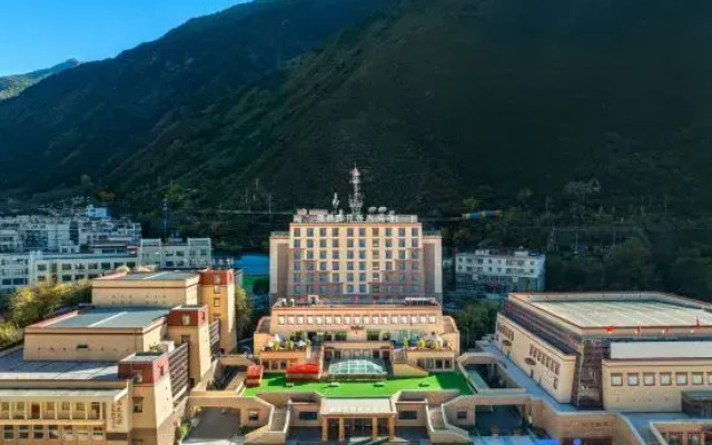 Lixian Bipenggou Jixianggu Hotel