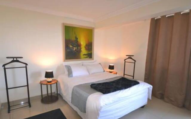 Whale Watchers Luxury Self Catering Accommodation @ Muizenberg East Beach
