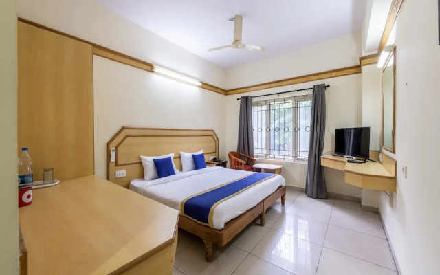 OYO 649 Hotel Ajantha Trinity Inn