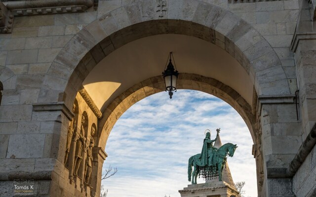 Opera Mezzanine Apartment - Historic Building With High Ceiling, A/c, Free Wifi