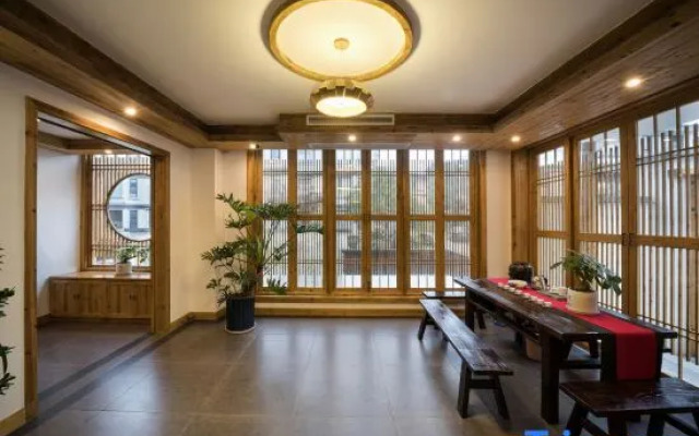 Yishan Suixi Mountain House