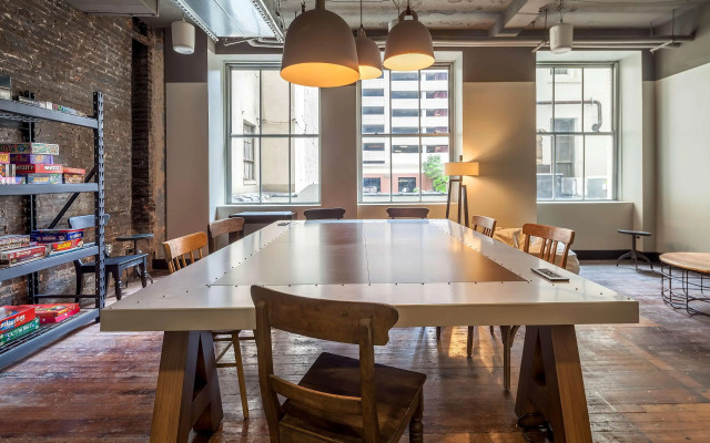 Hotel RL Baltimore Inner Harbor