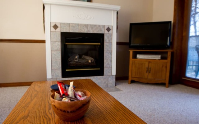 Red Bud Cove Bed & Breakfast Suites