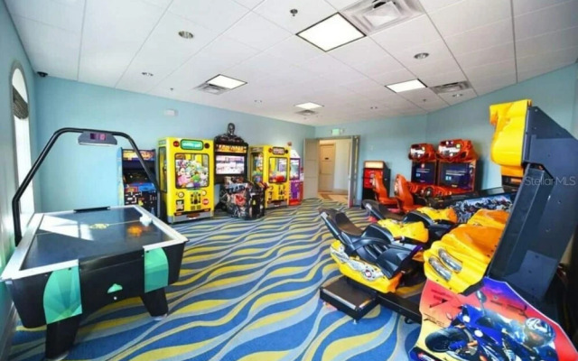 8912 Amazing Spacious Home