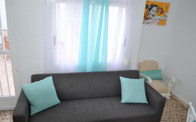 Lovely Studio Apartment with Terrace (CB5EV)