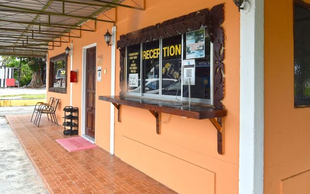 OYO 90561 Awan Biru Motel
