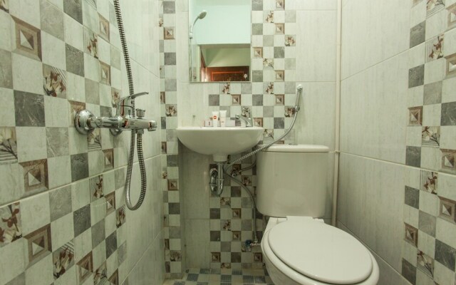 Dinda Residence by OYO Rooms