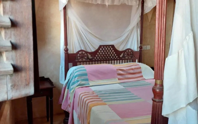 Samaki House
