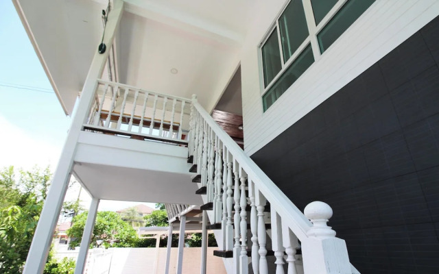Room-baan Khunphiphit Homestay