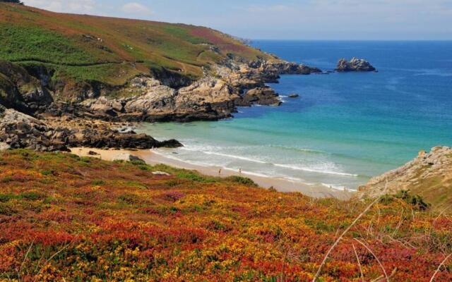 Detached House Near Beaches