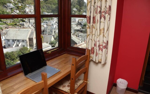 Beautiful 4-bed House, Polperro With Harbour Views