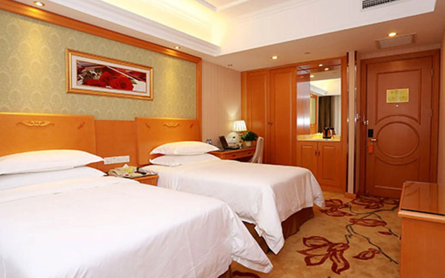 Vienna International Hotel (Wuhan Jiefang Avenue Tongji Medical College)