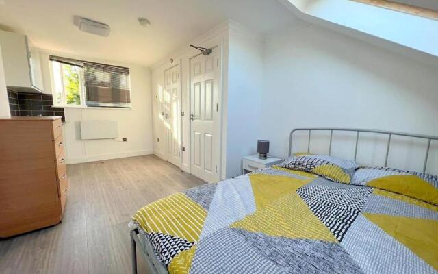 New 5-bed & 4 Bathroom House in Croydon