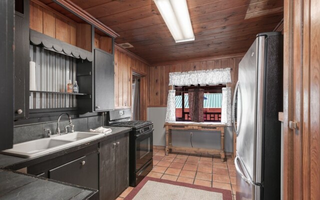 413apvillage23avncb - Alpine Cabin