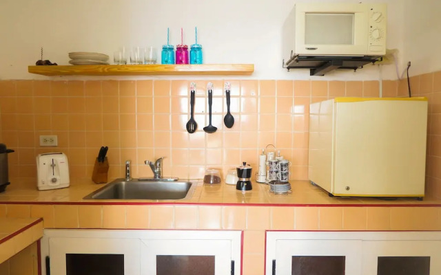 Bostoc, Knocking on Cuba