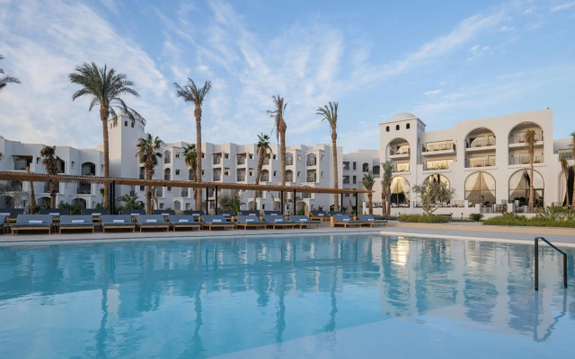 Serry Beach Resort