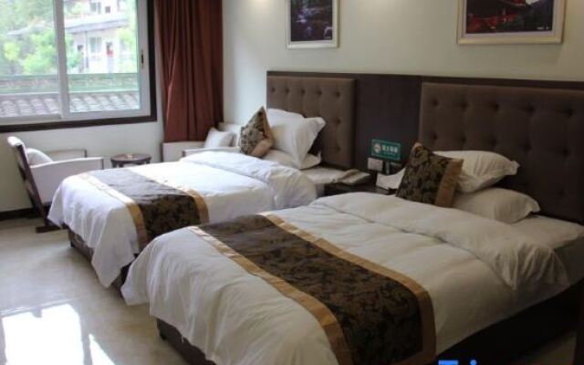 Danxia Valley Inn