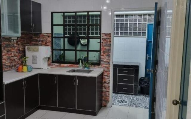 PRIVATE POOL WITH Wifi Ssue Klebang Chemor Homestay-Guesthouse