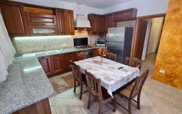 Villa Vivi. Piscina, idro, giardino e condizionatore