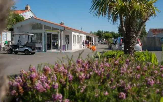 Camping Le Bois Joly