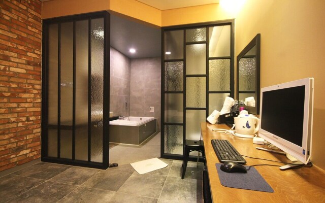 Changwon Masan IVE Hotel