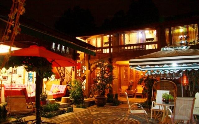Revel in Lijiang Inn