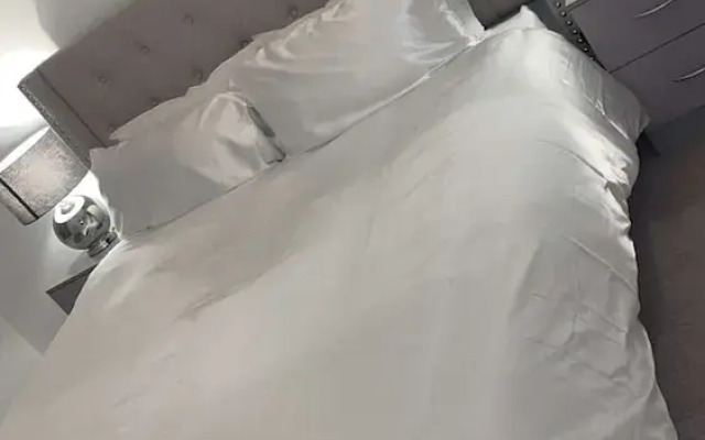 Apartment With Space in Parking