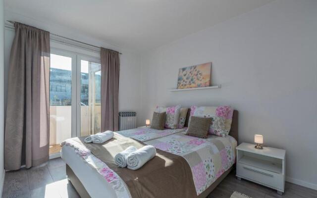 Apartment Bella with Balcony
