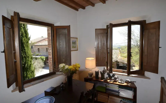 Pleasant Villa In Valiano With Terrace, Garden, Sun-Loungers