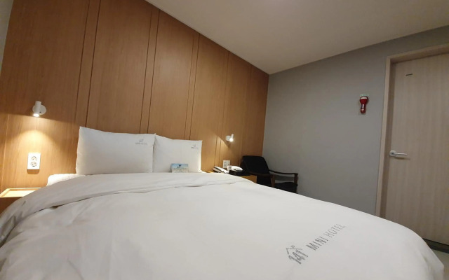 141 Mini Hotel