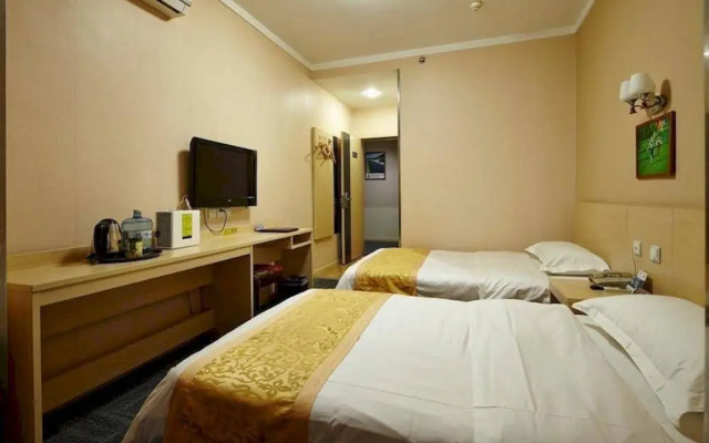 Super 8 Hotel Jinan Railway Station Square