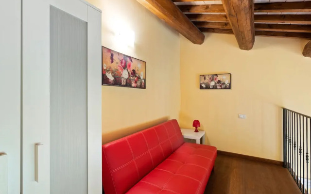 Villa in Belforte All'isauro With Pool