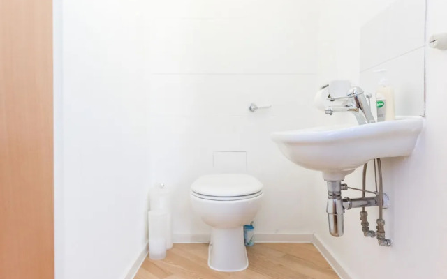 Platinum Apartment Near Westminster 9982