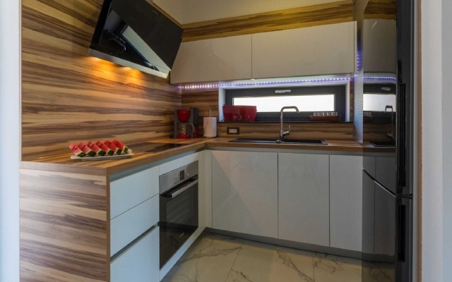 Modern Holiday Home With Private Swimming Pool