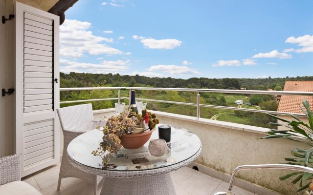 Beautiful Apartment in Pula With Wifi and 2 Bedrooms