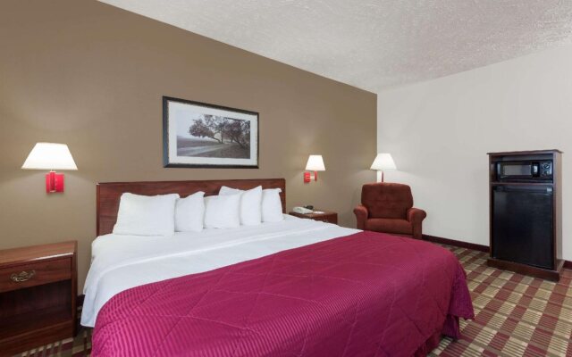 Baymont by Wyndham Boston Heights/Hudson