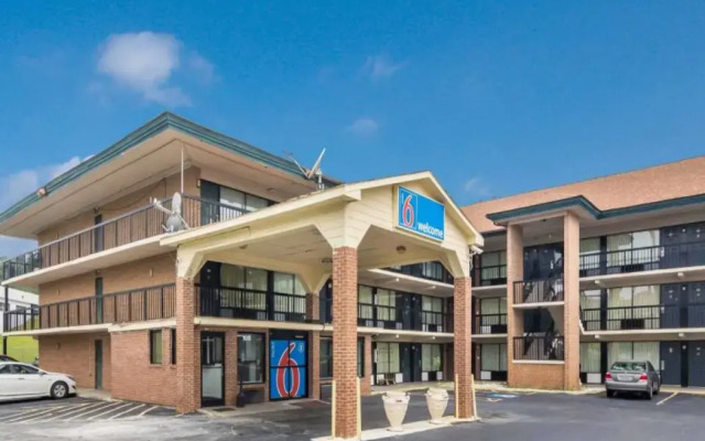Motel 6 Macon, GA