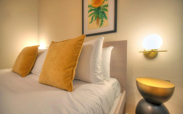 136 - Stylish & traditional 1 bedroom apartment