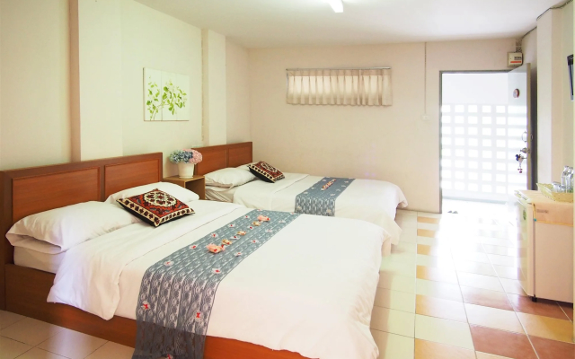 Thanapa Mansion - Hostel