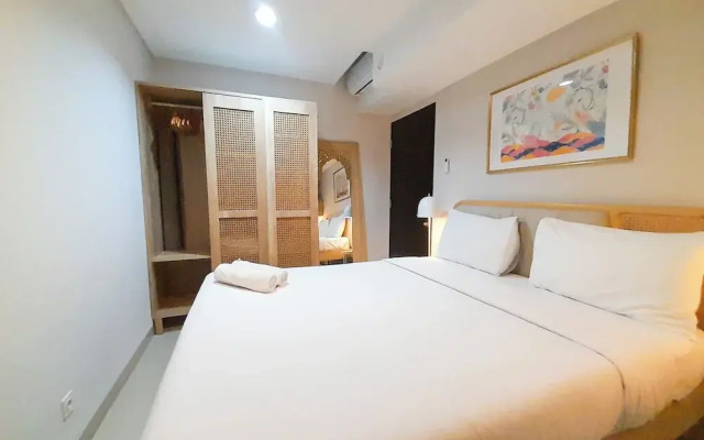Comfort Stay 1BR at Patraland Amarta Apartment