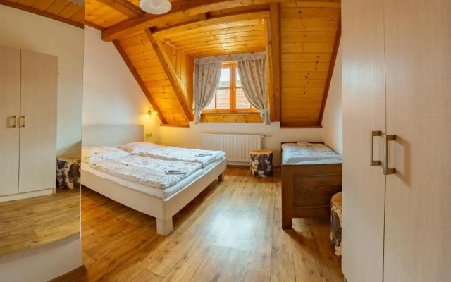 Pension & Restaurant U konske drahy Holkov