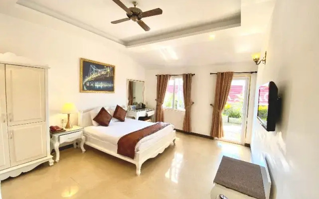 Tulip Hotel 1