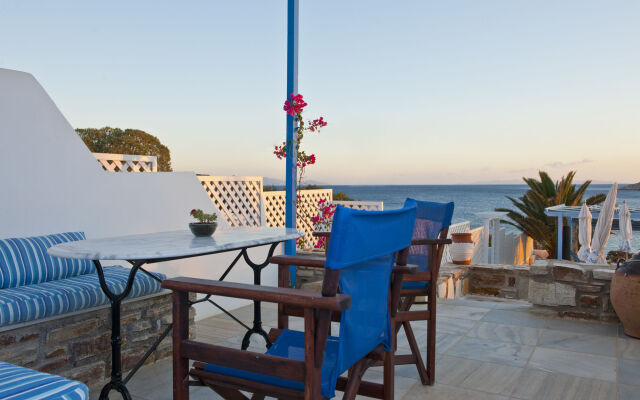 Blue Dolphin Antiparos Villas and Suites