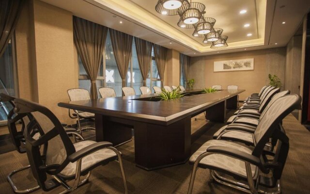 Atour Hotel Lotus Ankang