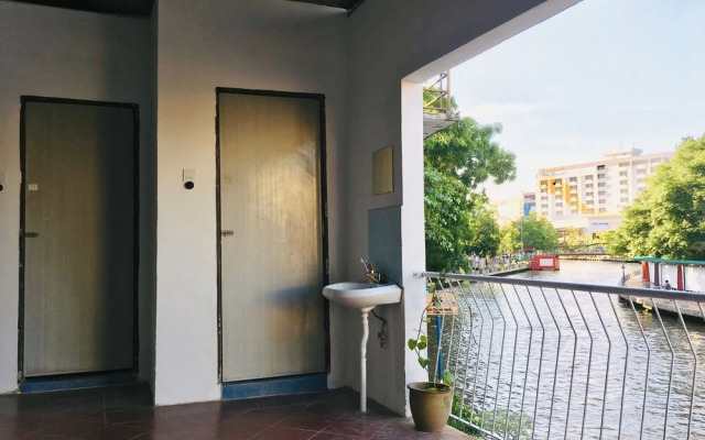 SPOT ON 90746 Vspace Guesthouse & Cafe